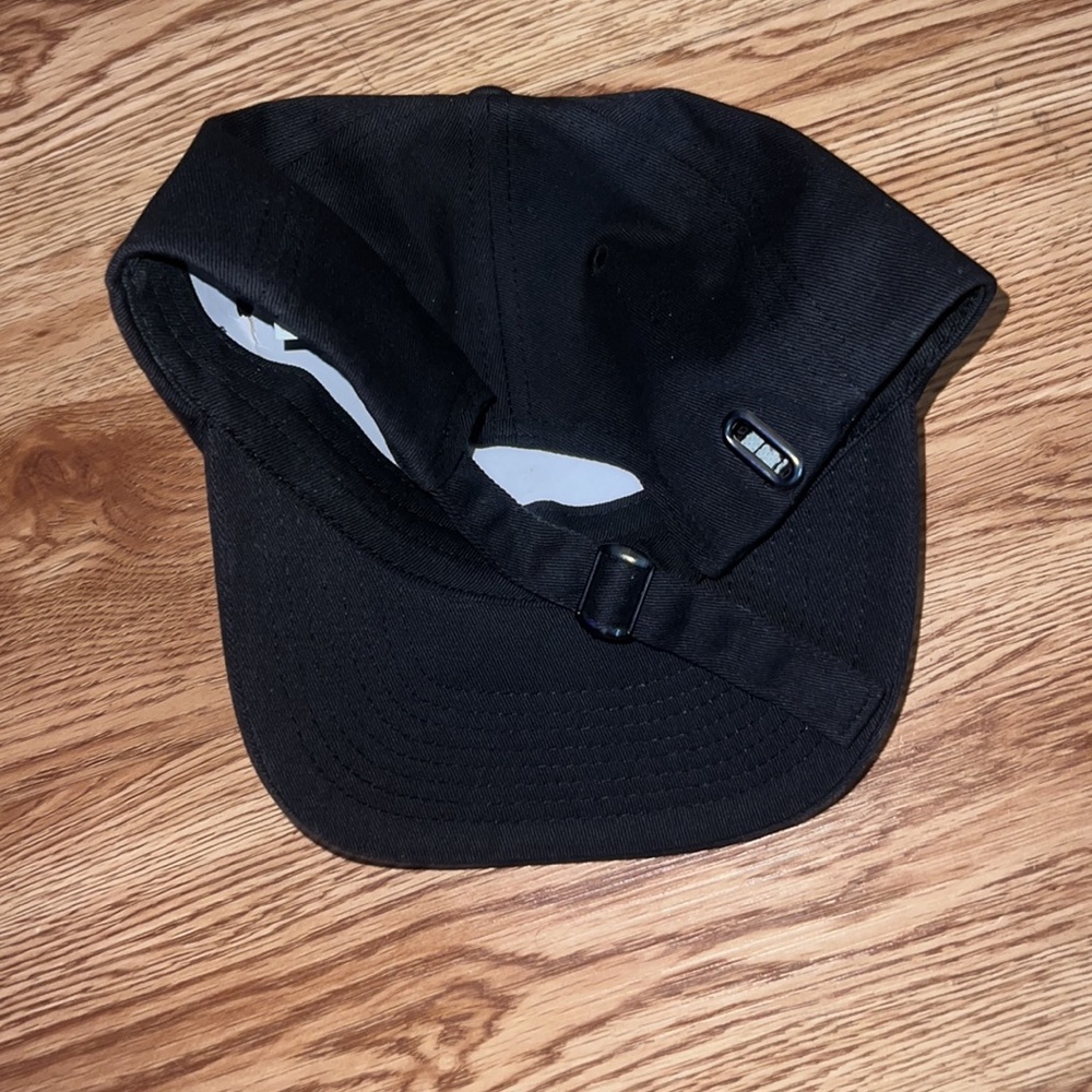 Hat - Picture 3 of 4